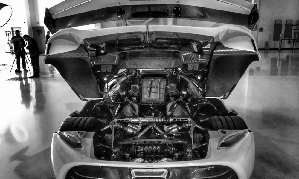 Koenigsegg Jesko’s 1600 HP Engine Rumbles into Life