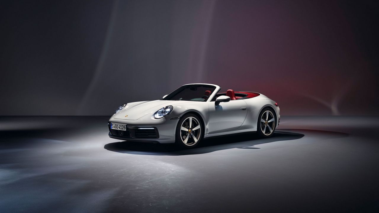 2019 Porsche 911 Carrera-Coupe-Cabriolet-2