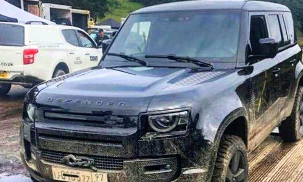 2020 Land Rover Defender-James Bond-No-Time-To-Die