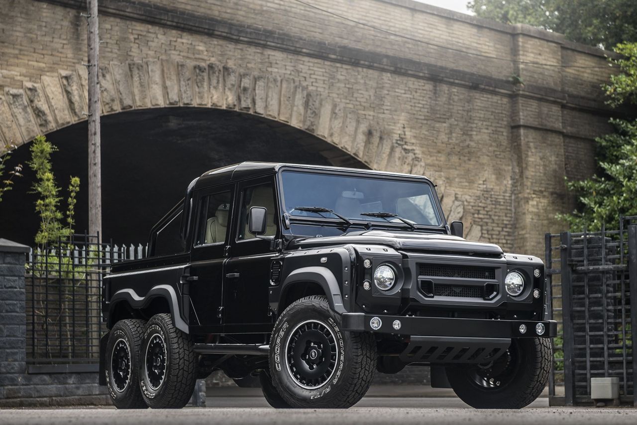 LAND ROVER DEFENDER Flying Huntsman 6x6-1