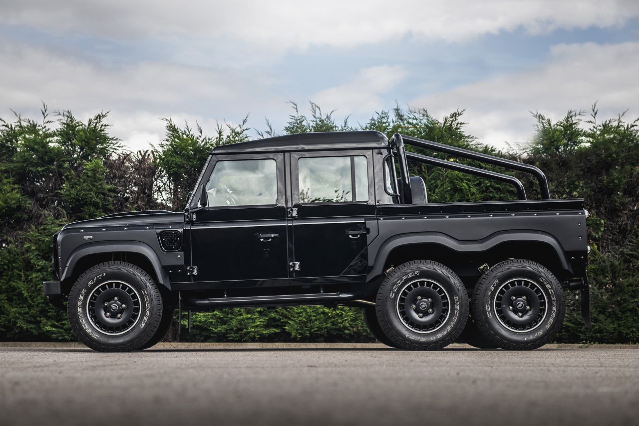 LAND ROVER DEFENDER Flying Huntsman 6x6-2