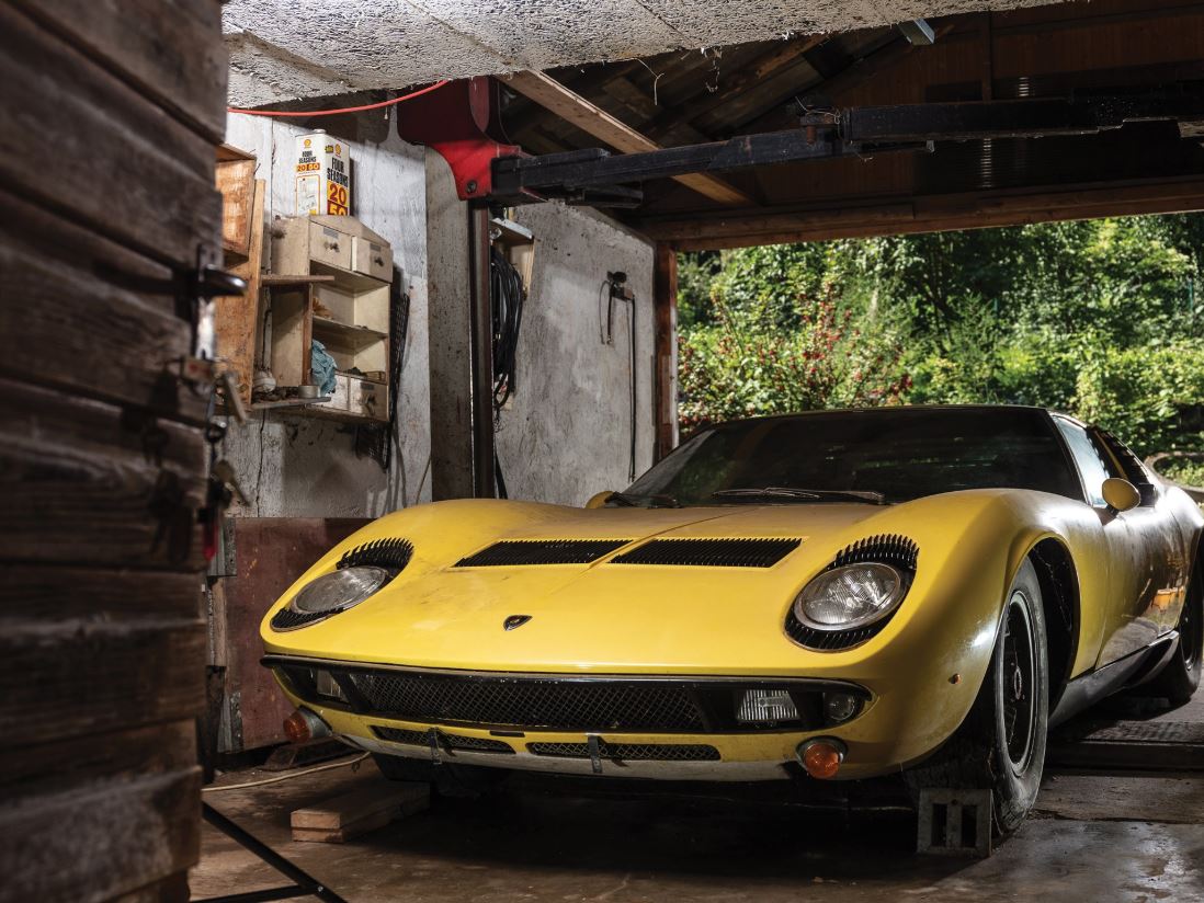 Lamborghini Miura P400S-barn find-auction-1