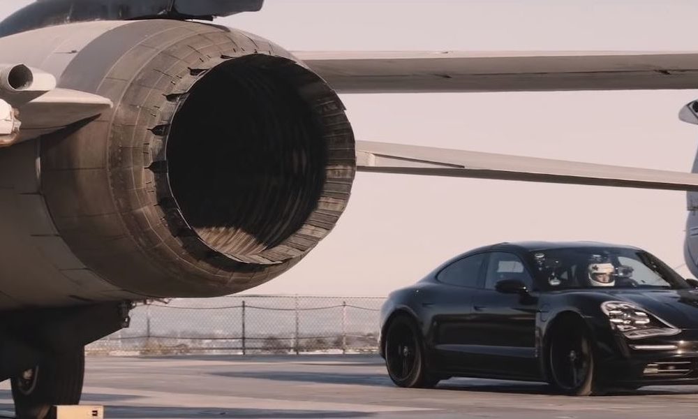 Impressive! The Porsche Taycan does 0-90-0 MPH on an Aircraft Carrier