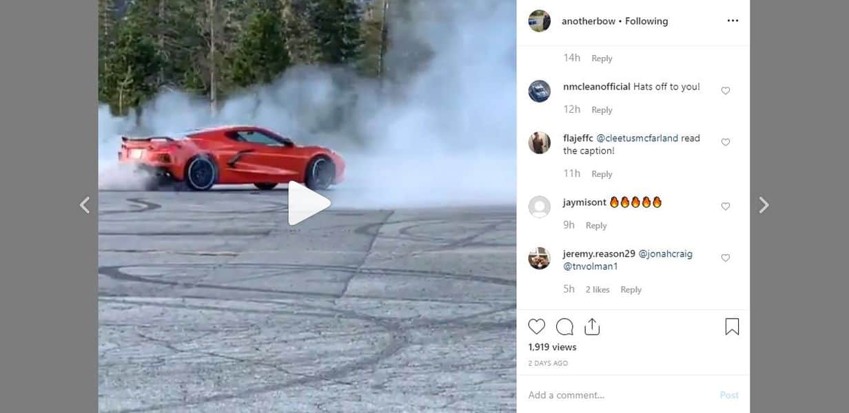 Corvette-C8-burnout-donut