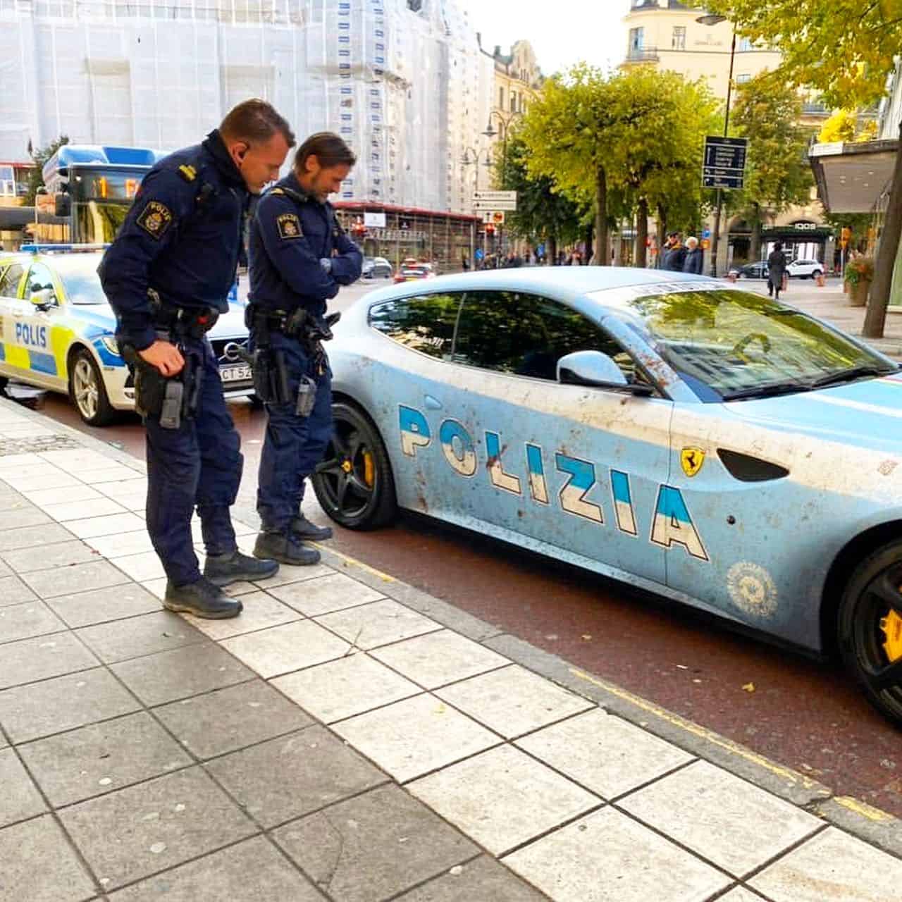 Ferrari FF-Police-car-Italy-1