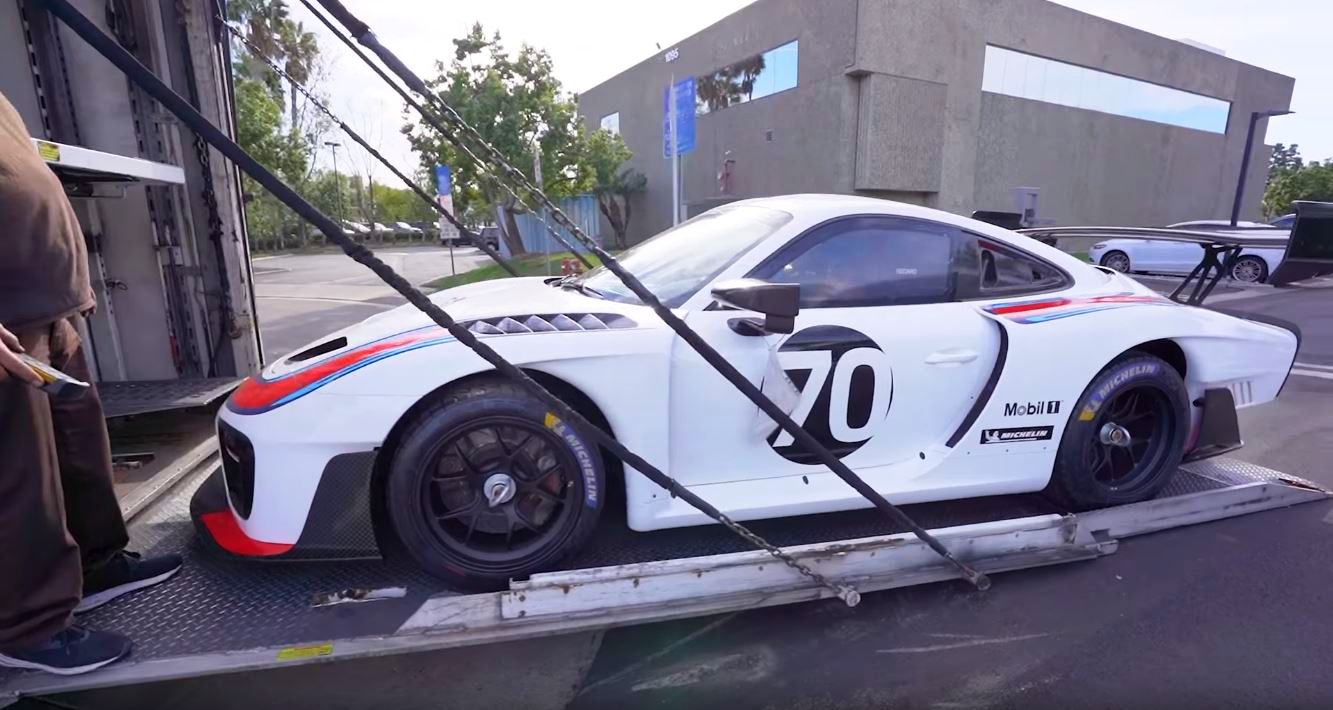 Porsche 935-Manny Khoshbin-delivery