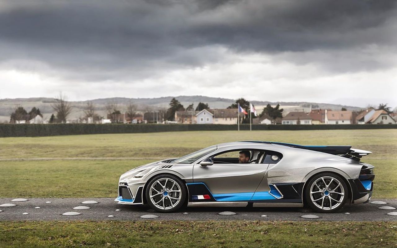 Bugatti Divo-Light Grey-2