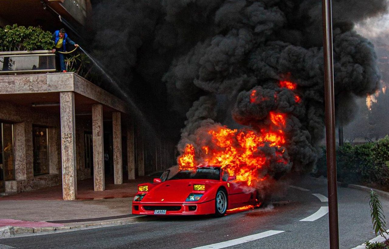 Ferrari F40-Fire-Monaco-1