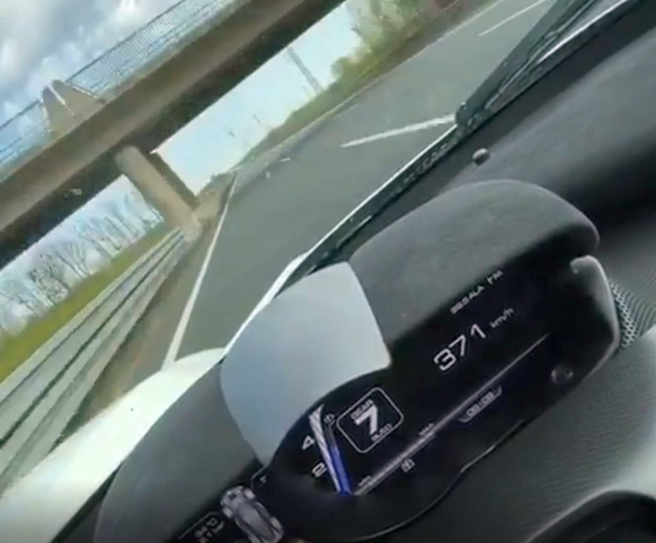 LaFerrari 231 mph top speed run