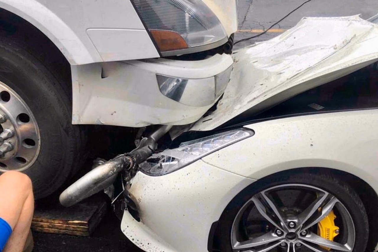 Ferrari GTC4Lusso-Volvo-semi-truck-2