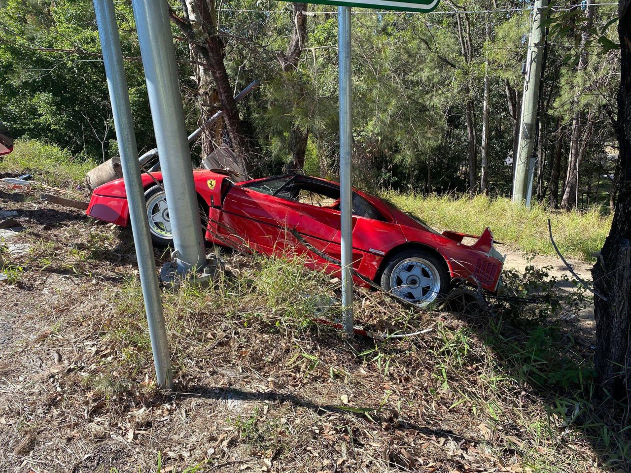 Ferrari F40-Australia-Crash-1
