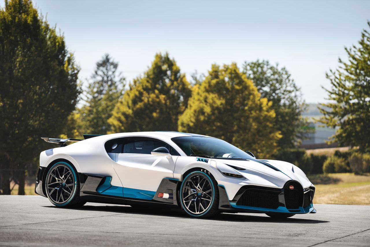 Bugatti Divo-deliveries-start-4