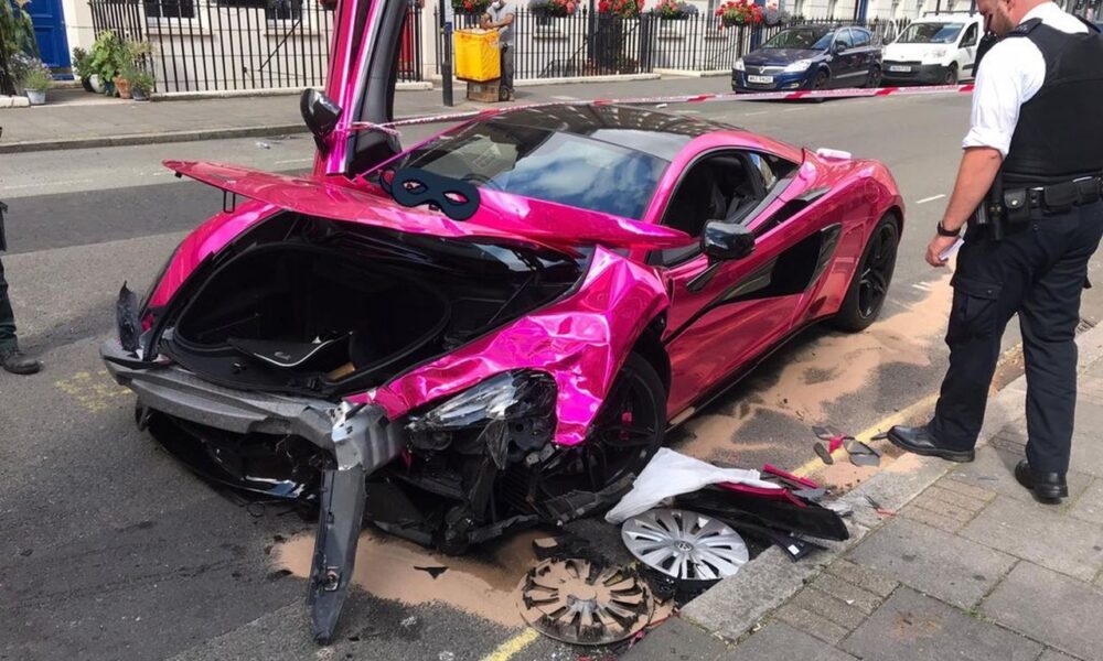 Pink McLaren 570S wrecked in central London