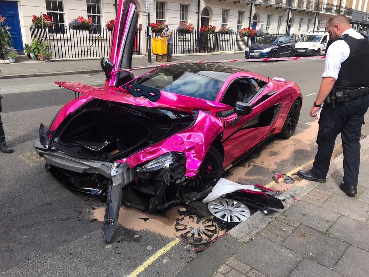 Pink McLaren 570S Crash-London-1