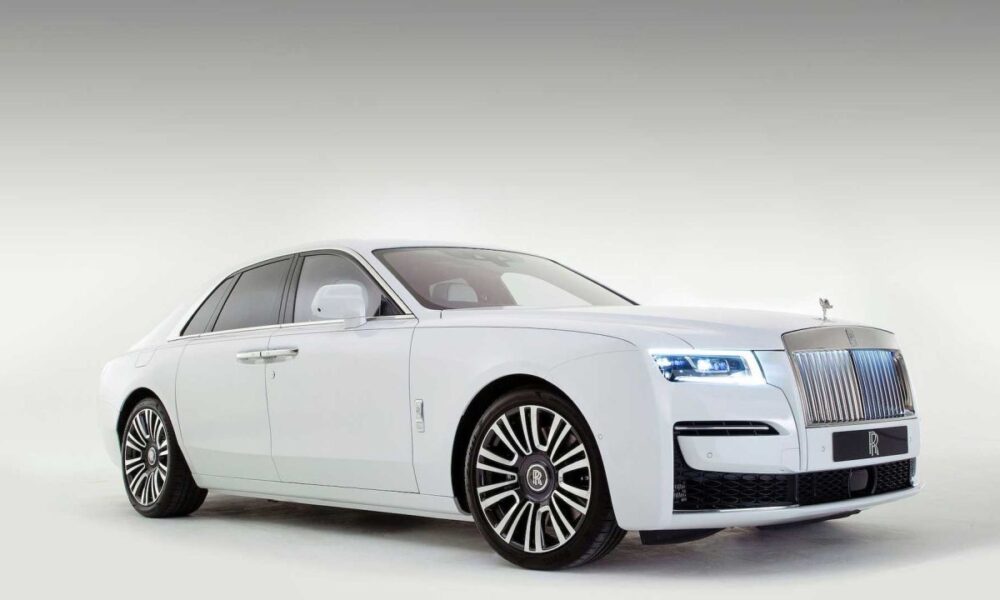 2nd-Gen Rolls Royce Ghost looks classy & expensive