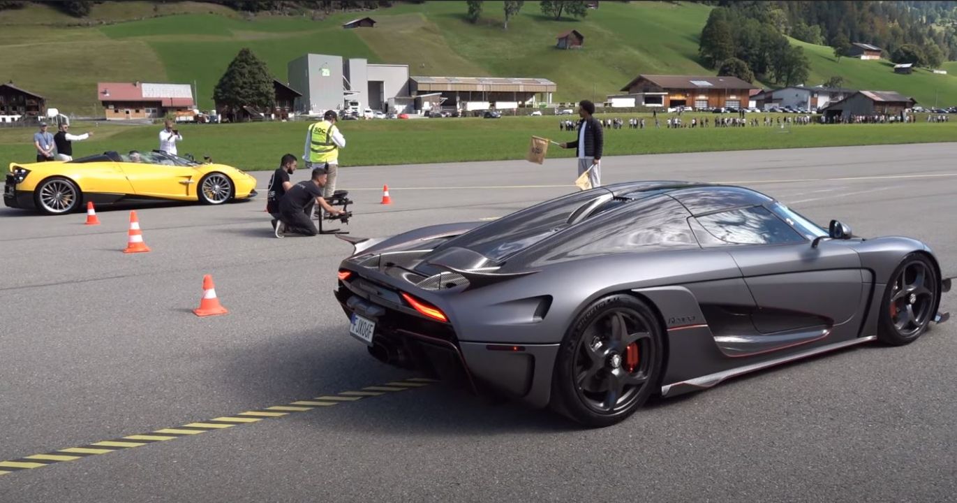 Koenigsegg Regera vs Pagani Huayra Roadster-1