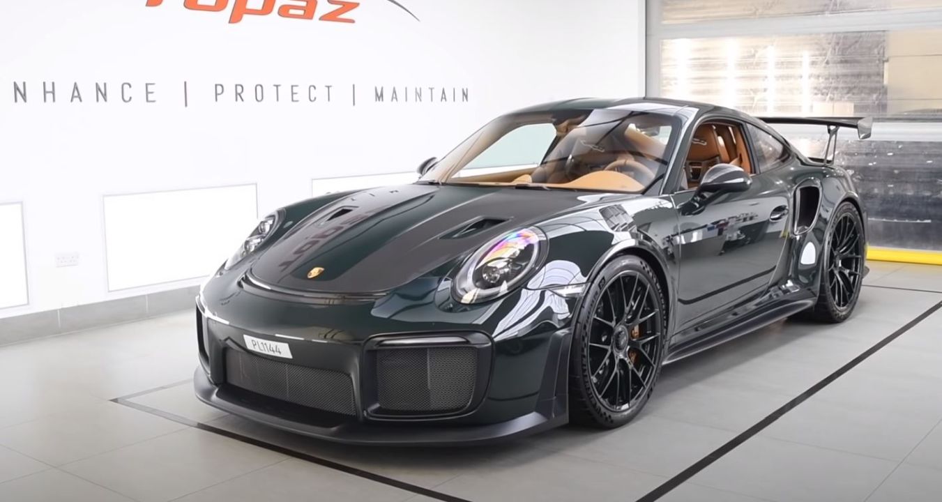 One-off Porsche 911 GT2 RS-Verde British Racing Green