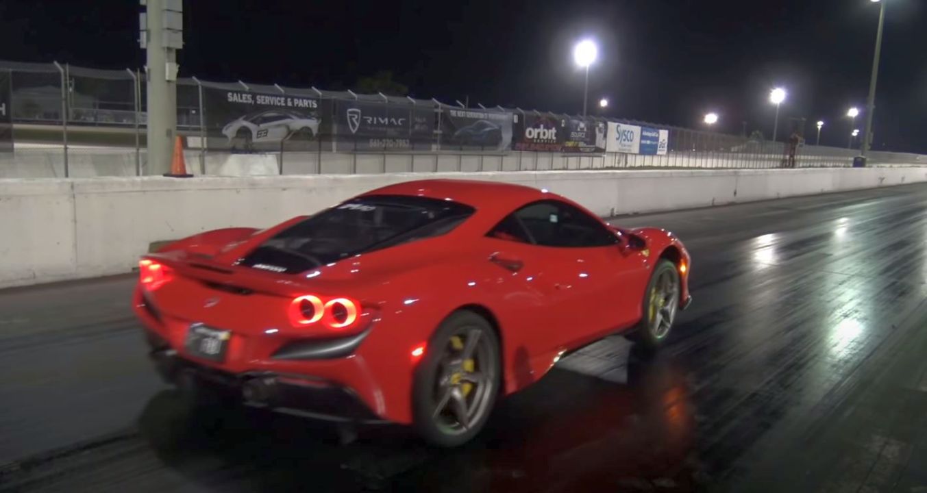 Ferrari F8 Tributo-drag-strip-wheelie