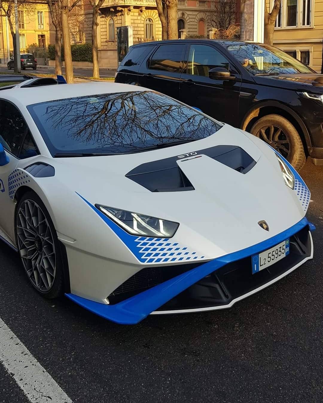 Matte-White-Lamborghini-Huracan-STO-2