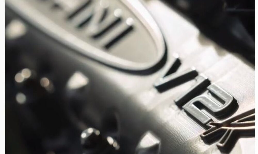 Pagani fires up the Huayra R’s screaming V12 engine