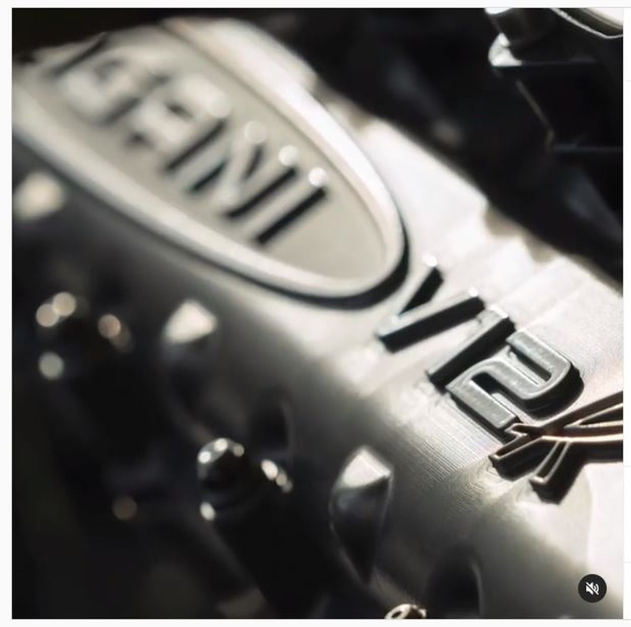 Pagani Huayra R V12 engine sound