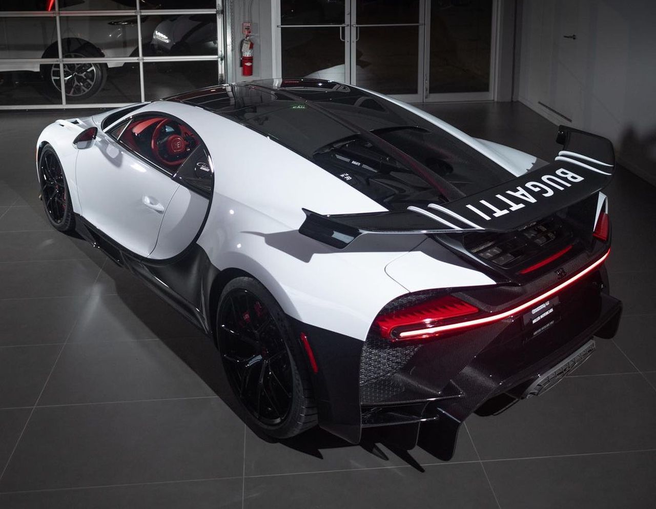 Quartz White Bugatti Chiron Pur Sport-Sparky18888-5