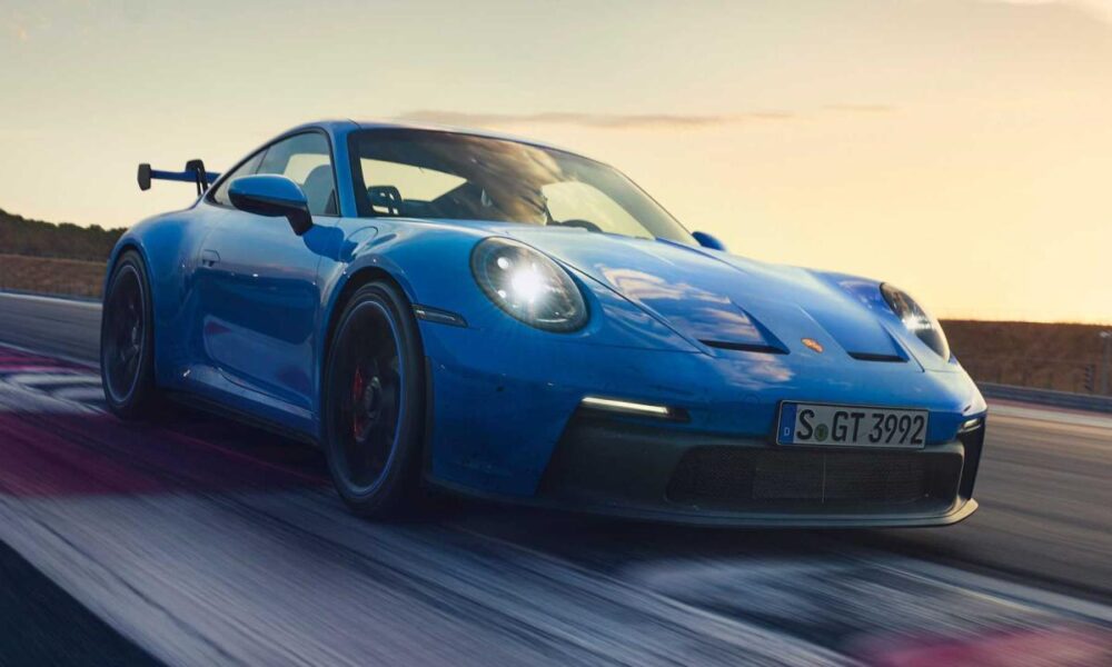 2022 Porsche 911 GT3 Revealed; Laps Nurburgring in under 7 Minutes