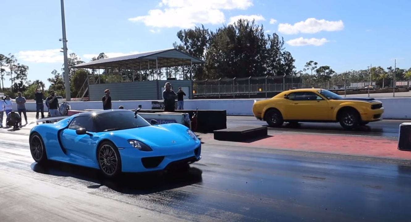 Porsche 918 Spyder versus Dodge Demon-drag race