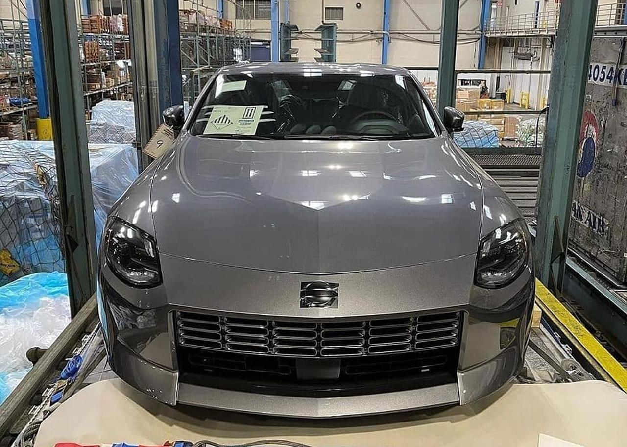 Nissan 400Z-Grey-Exterior-Leaked-image-2