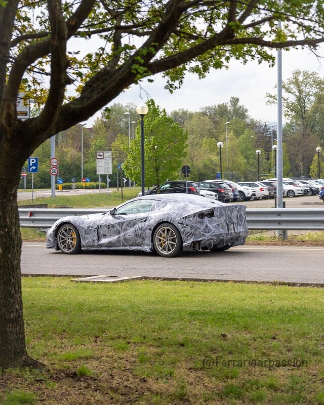 Ferrari 812 Imola-GTO-spy-image-2