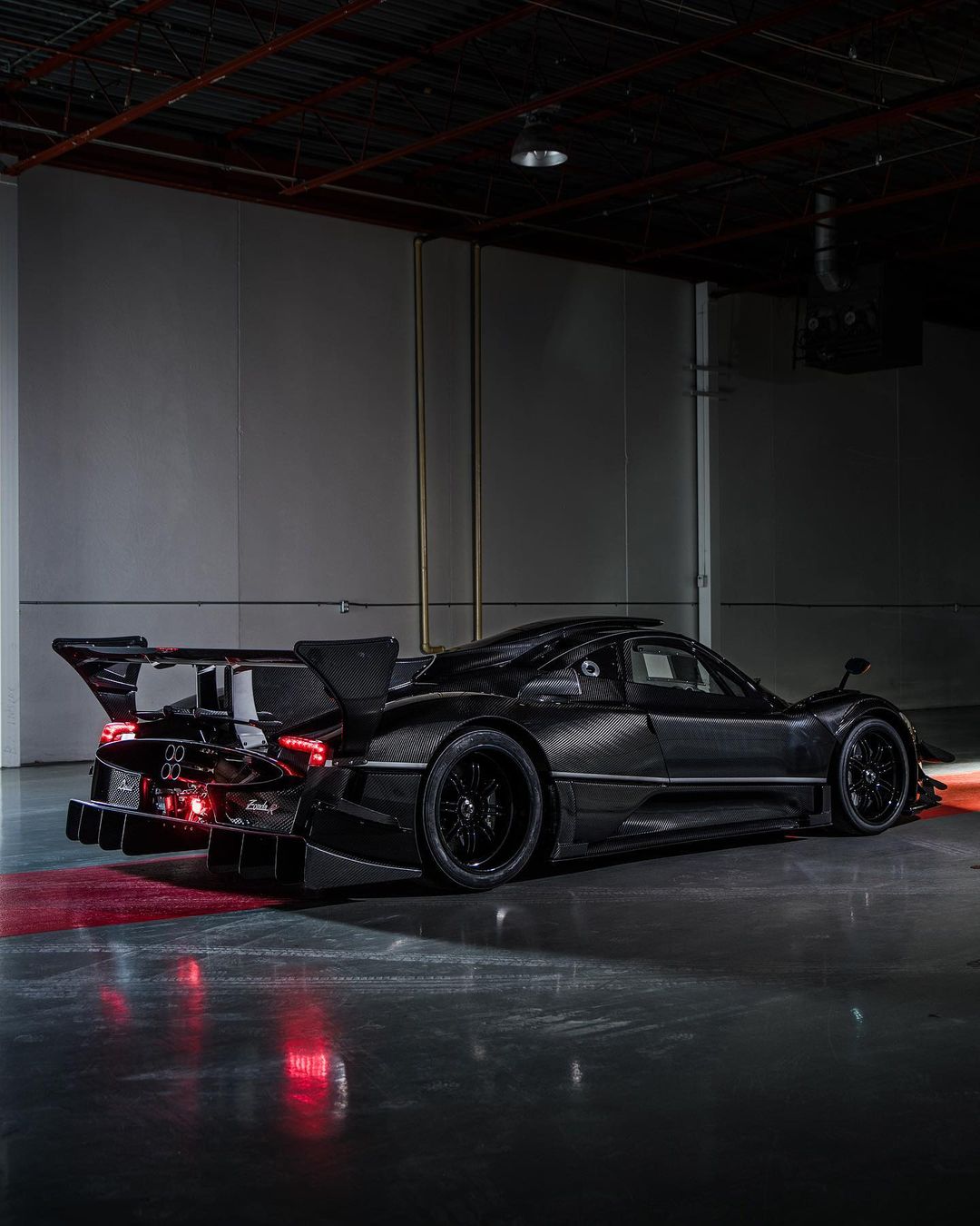 Pagani Zonda R-Liquid-3