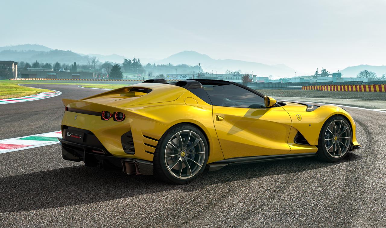 Ferrari 812 Competizione A-3