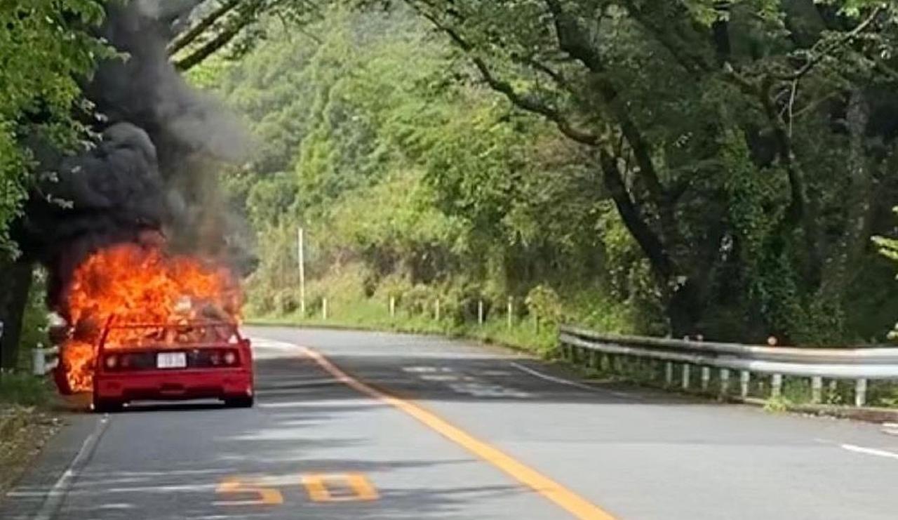 Ferrari F40-Fire-Japan-1
