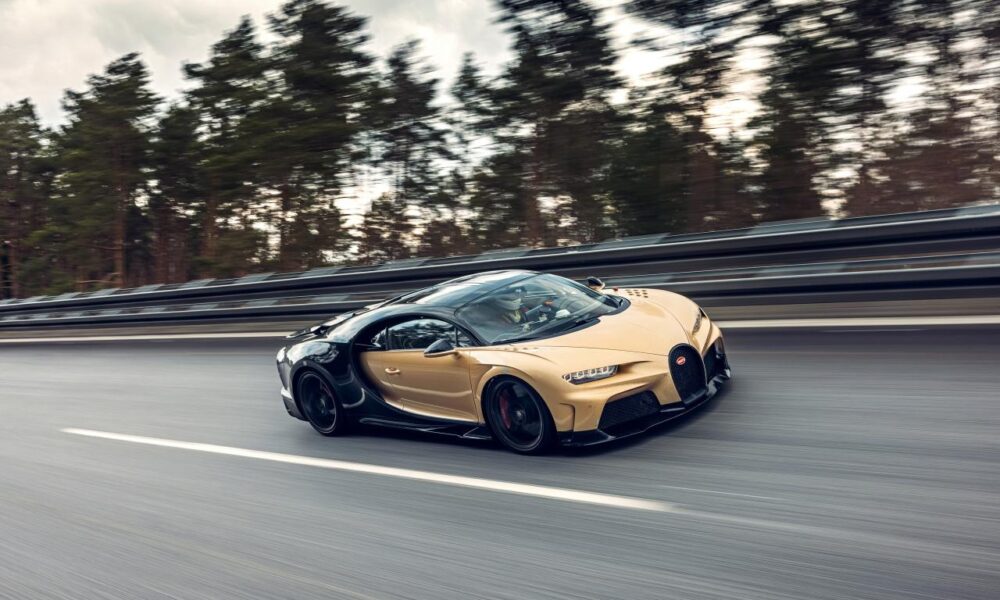 Bugatti Chiron Super Sport clocks 273 mph during high-speed tests