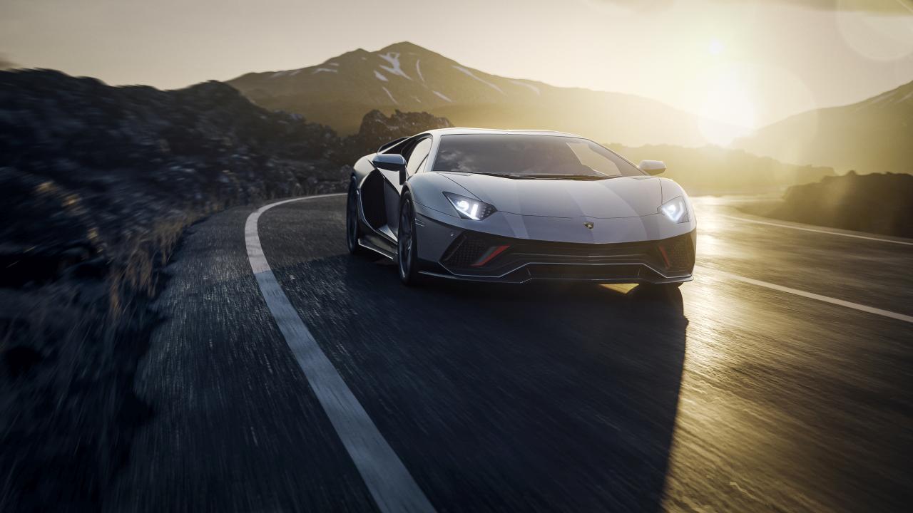 Aventador-Ultimae-Coupe.jpg