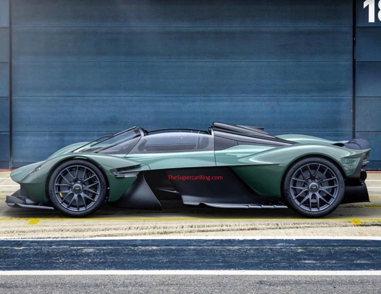 Aston Martin Valkyrie Spider-Leaked-1