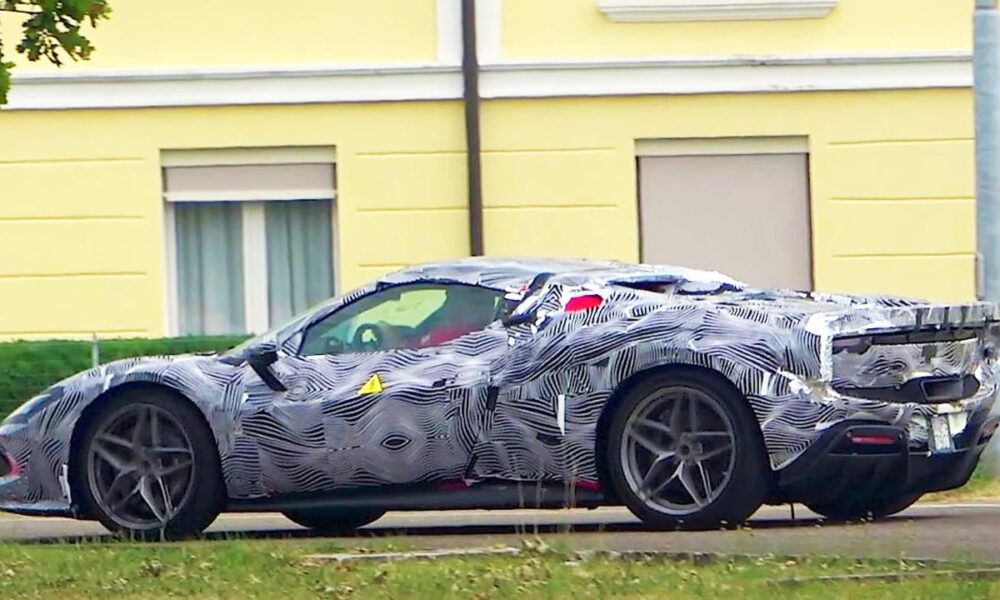 Ferrari 296 GTS / Spider spotted in Maranello