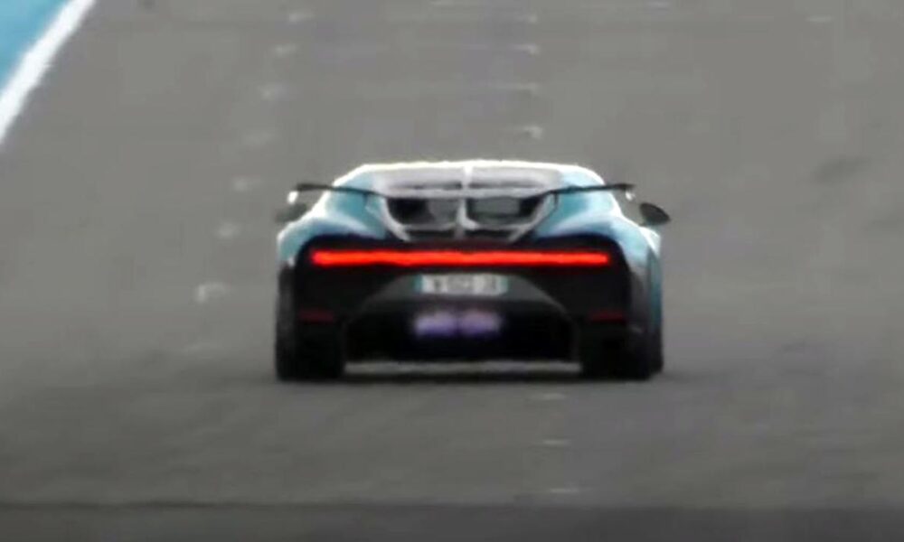 Fire-breathing Bugatti Chiron Pur Sport at Paul Ricard