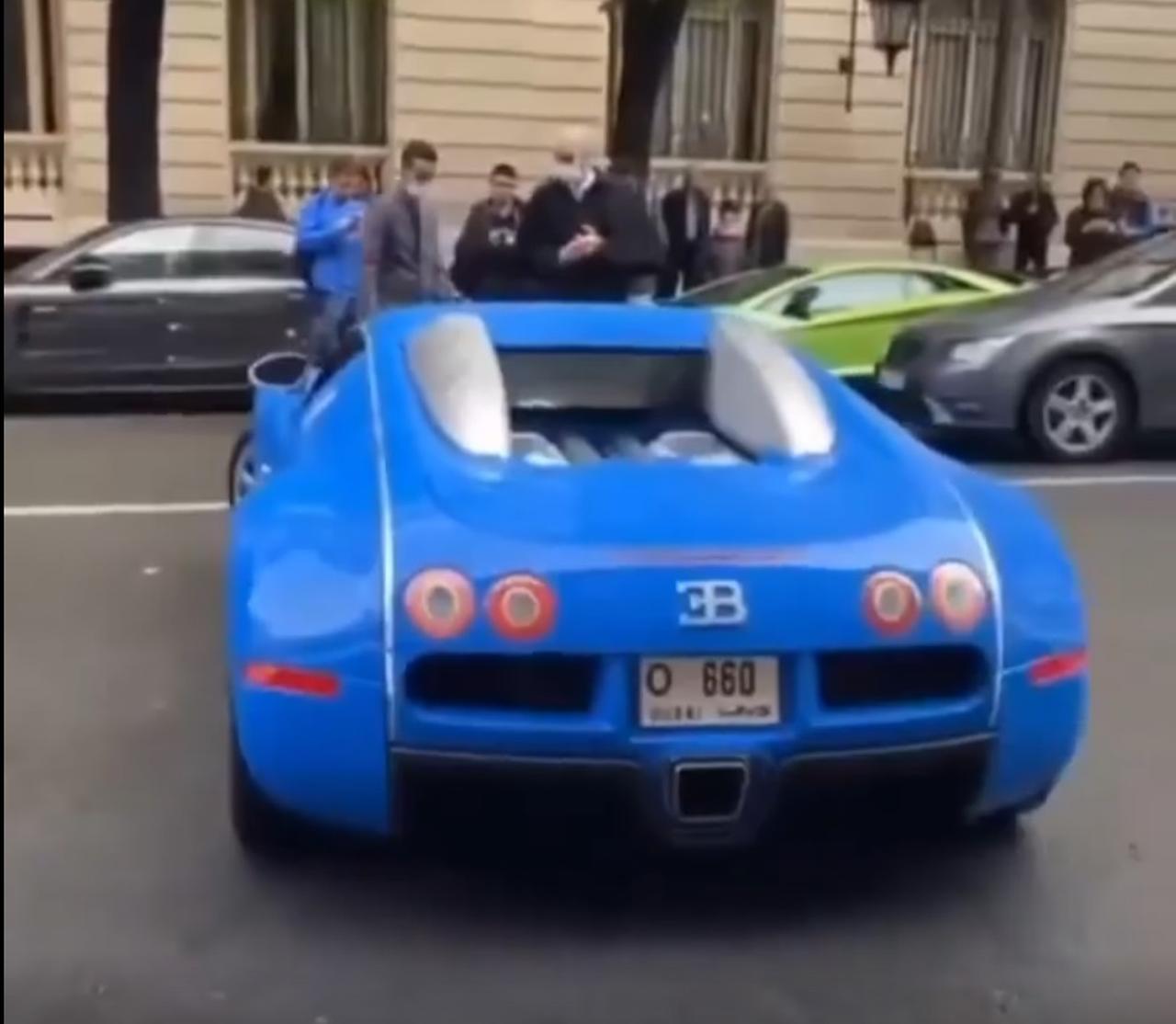 Bugatti Veyron-parking-fail