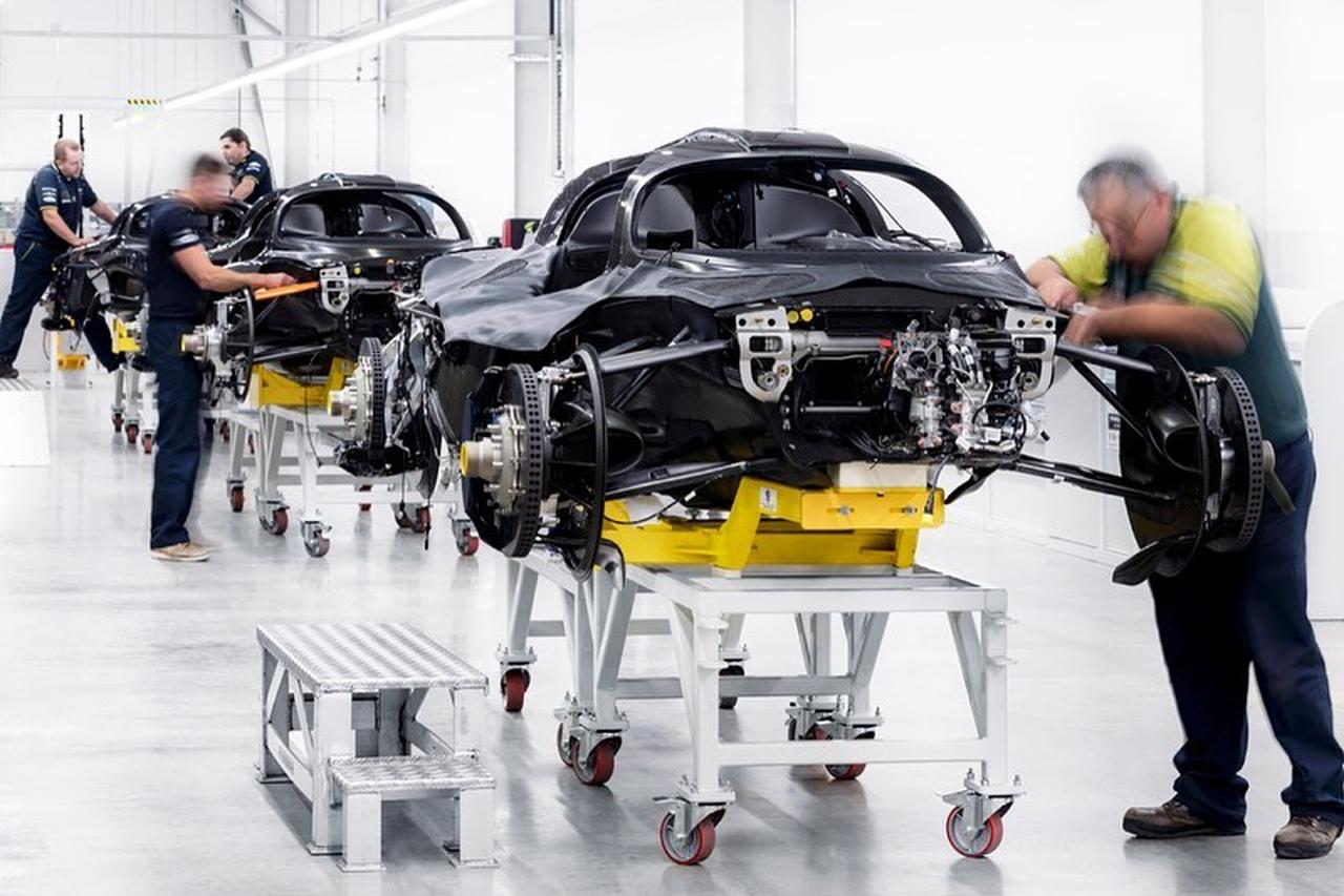 Aston Martin Valkyrie-production-line-1