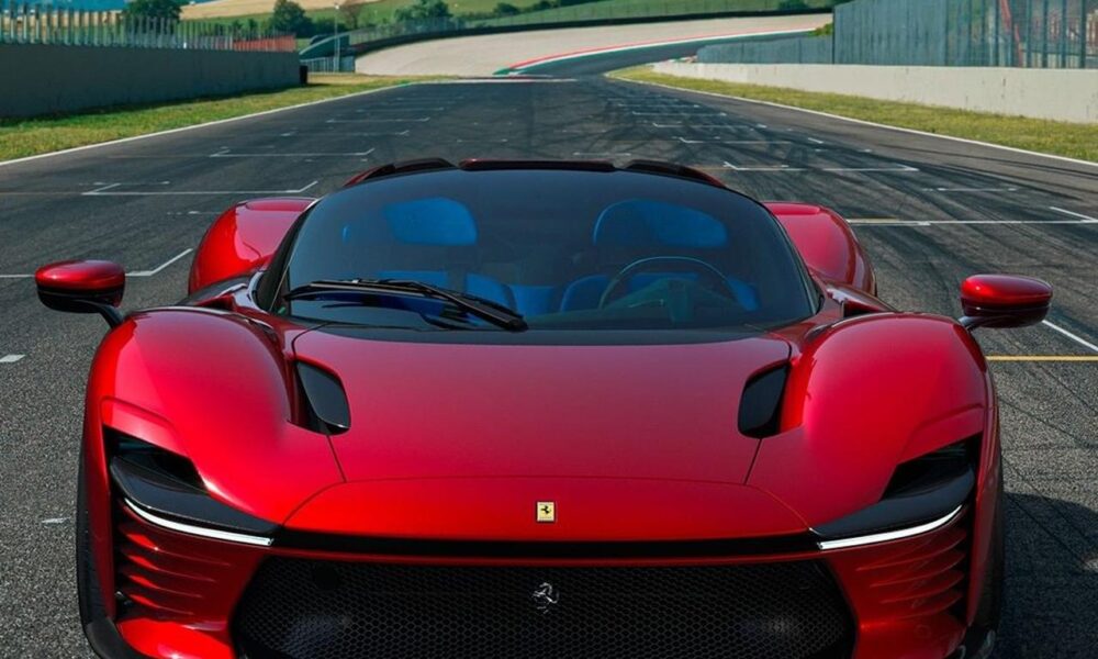 Ferrari Daytona SP3 brings pop-up headlights back!