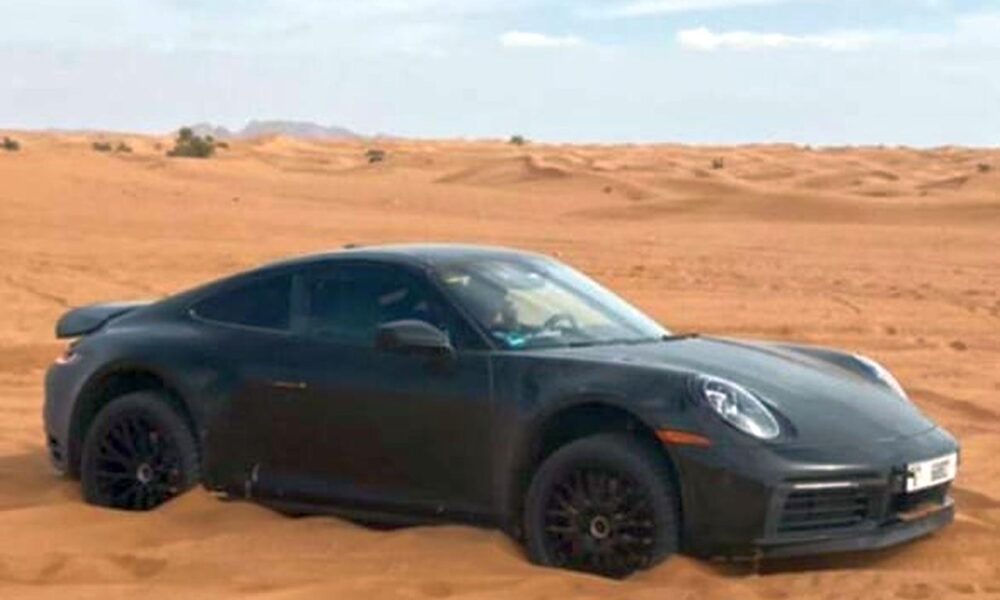 Porsche 911 Safari spotted testing in the dunes of Dubai