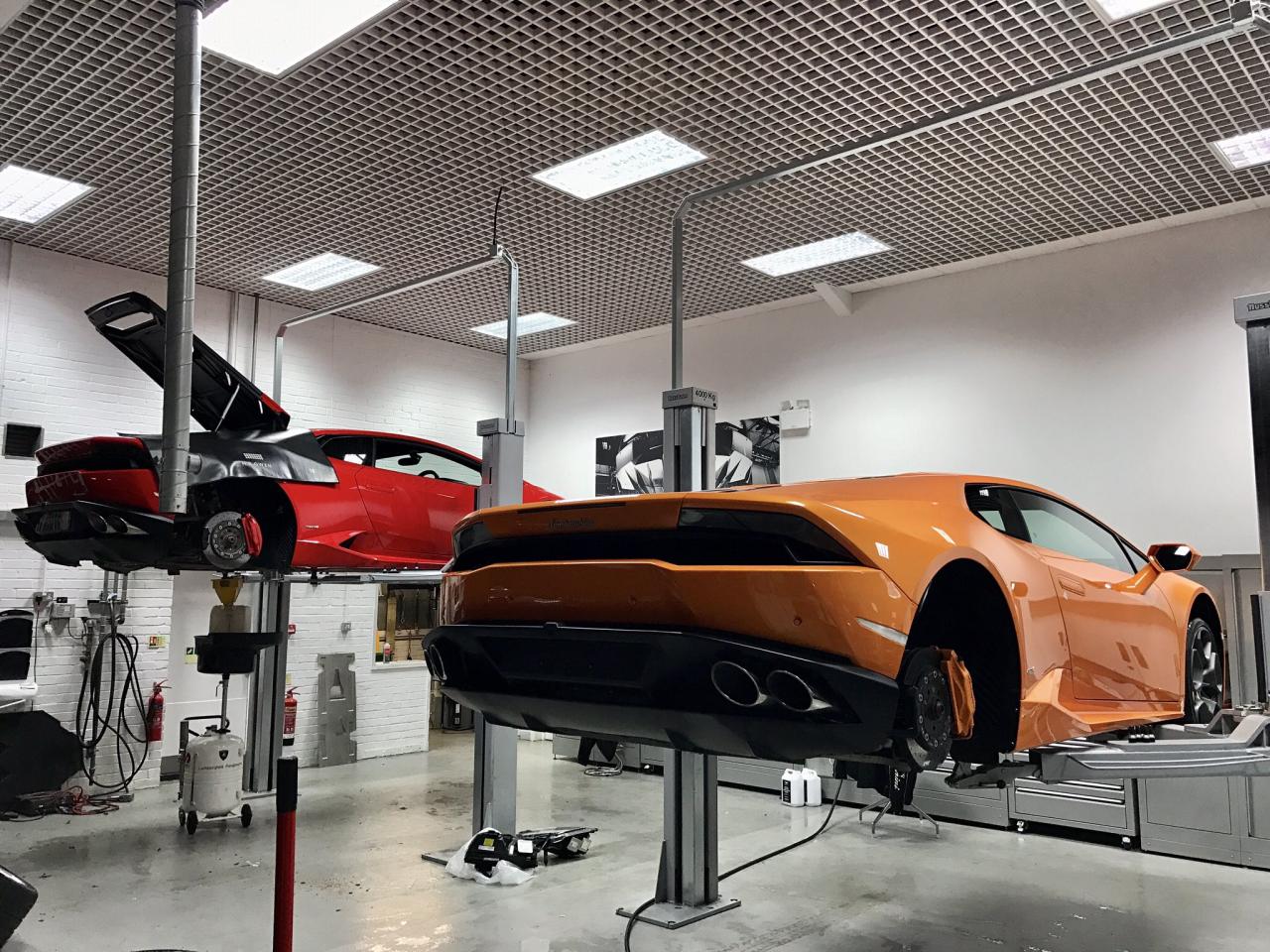 Lamborghini service workshop-repair