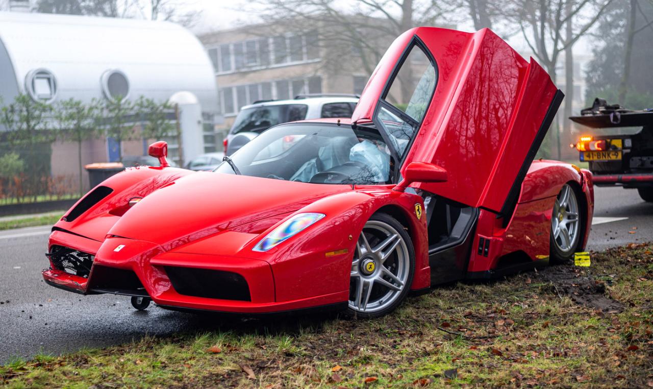 Ferrari-Enzo-crash-Netherlands-1