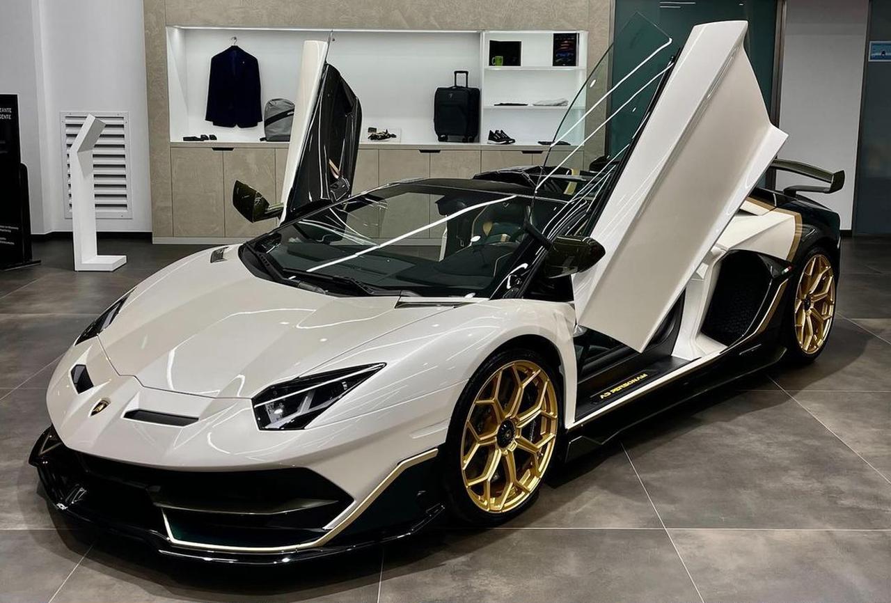 Lamborghini Aventador SVJ-dual-tone-spec-1