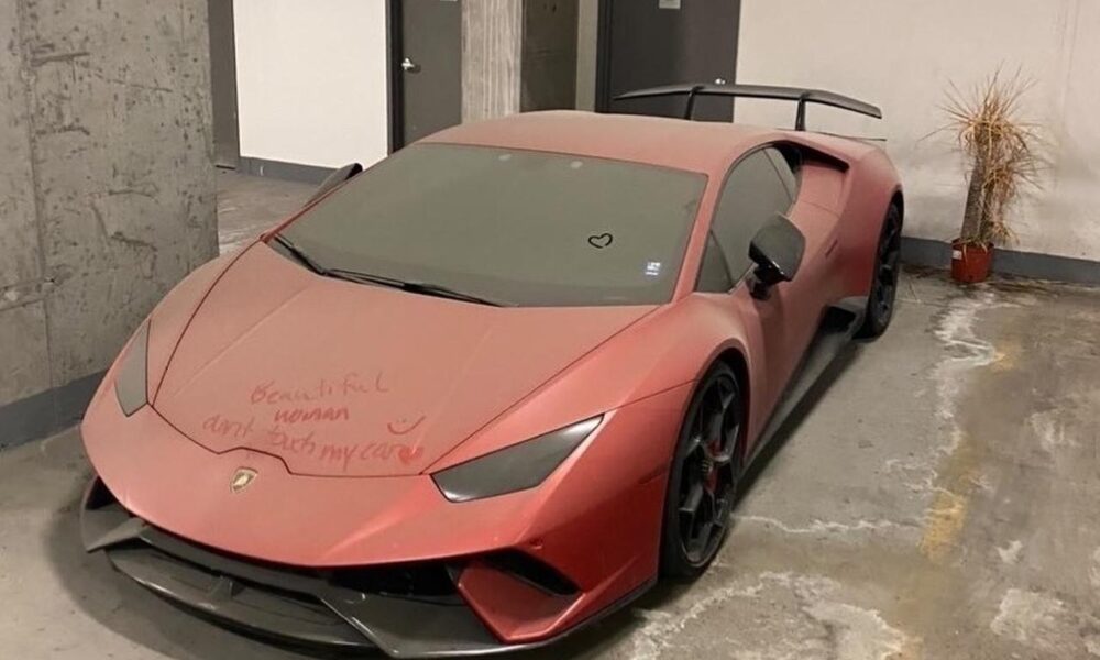 Lamborghini Huracan Performante left abandoned in Canada