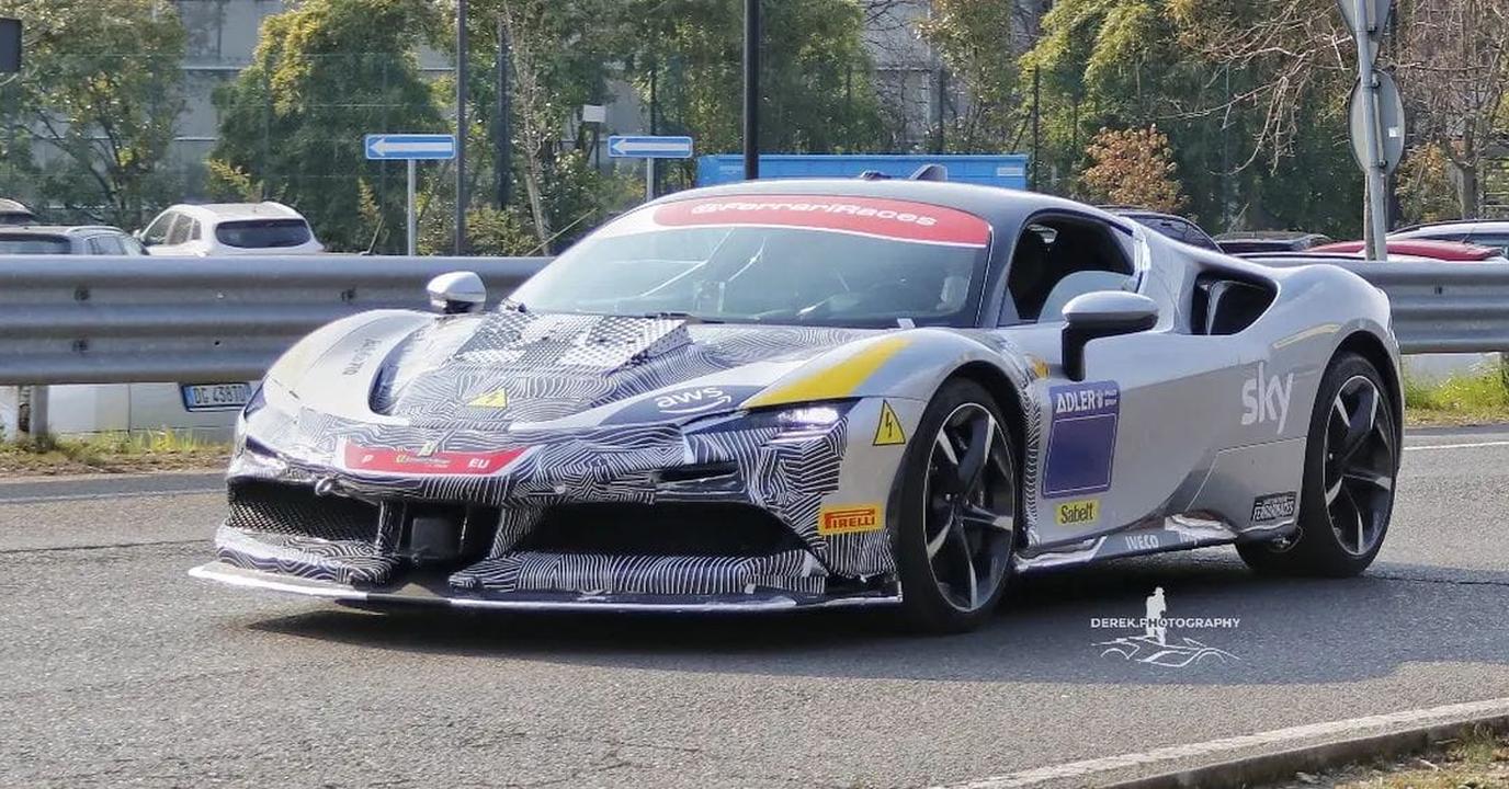 Ferrari SF90 Stradale-Challenge-test-mule-1