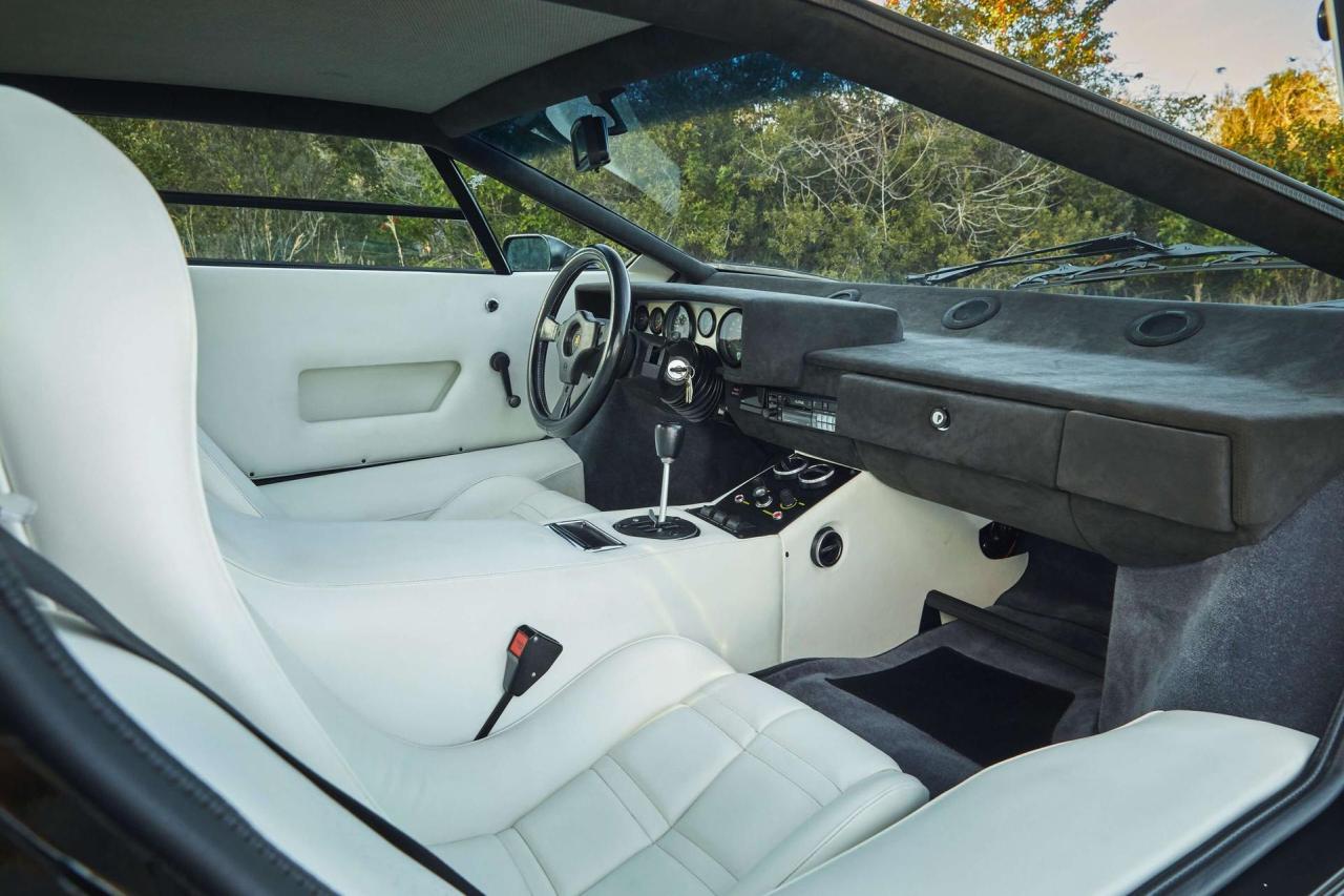 Lamborghini Countach LP400S-Auction-sale-3